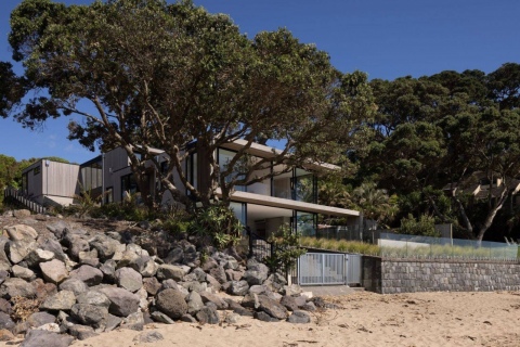 Pohutukawa House01