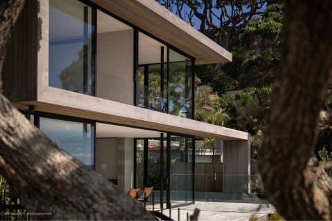 Pohutukawa House12